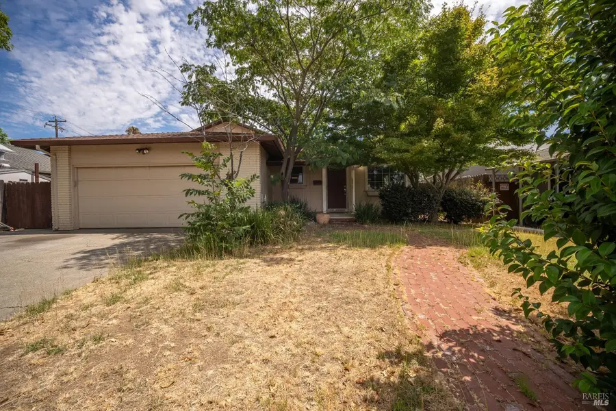 811 Azalea Way, Vacaville, CA 95688 - #2