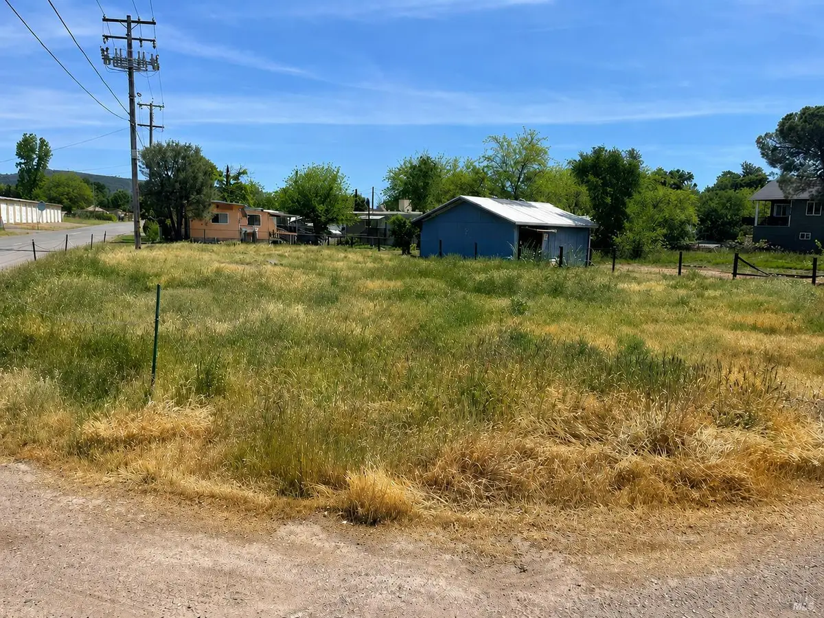 3720 Robinson Avenue, Clearlake, CA 95422 - #1