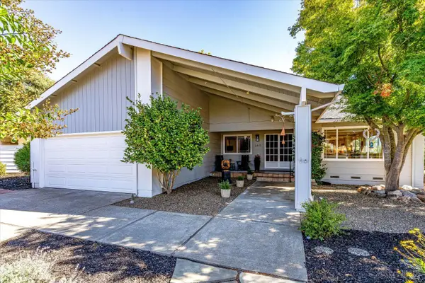 365 Twin Lakes Drive, Santa Rosa, CA 95409