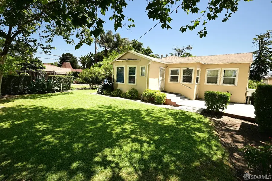 2390 Ralmar Avenue, East Palo Alto, CA 94303 - #2