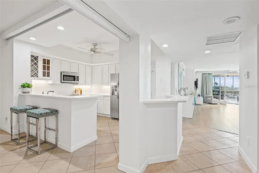 1260 Dolphin Bay Way #203, Sarasota, FL 34242 - Image #3