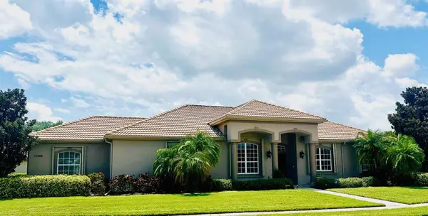 10228 Silverado Circle, LAKEWOOD RANCH, FL 34202