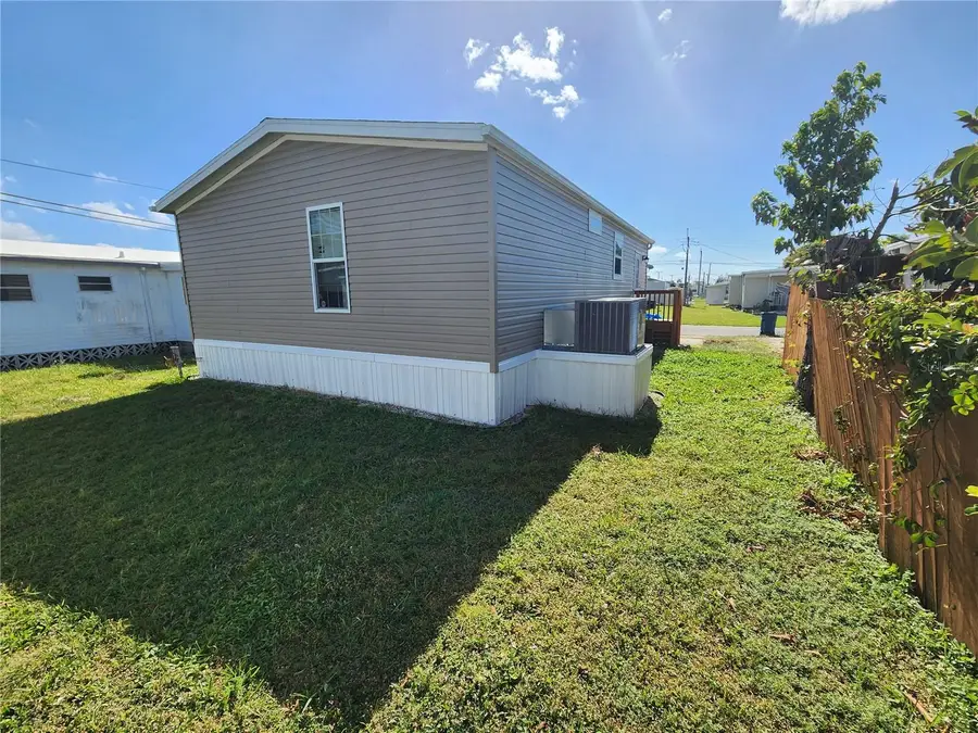 705 50th Avenue Drive W, Bradenton, FL 34207 - Image #3