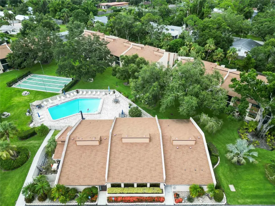 2522 Clubhouse Drive #204, Sarasota, FL 34232 - Image #3