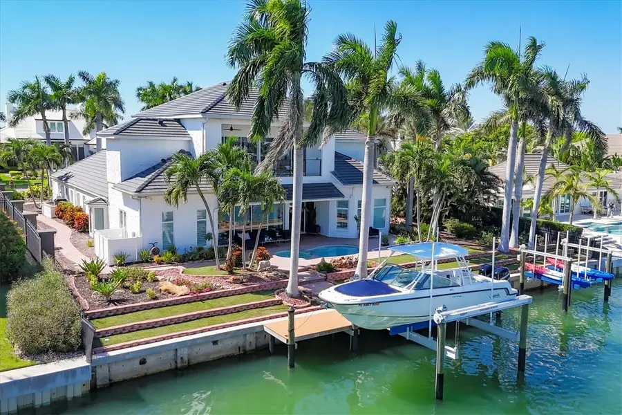 367 W Royal Flamingo Drive, Sarasota, FL 34236 - Image #3