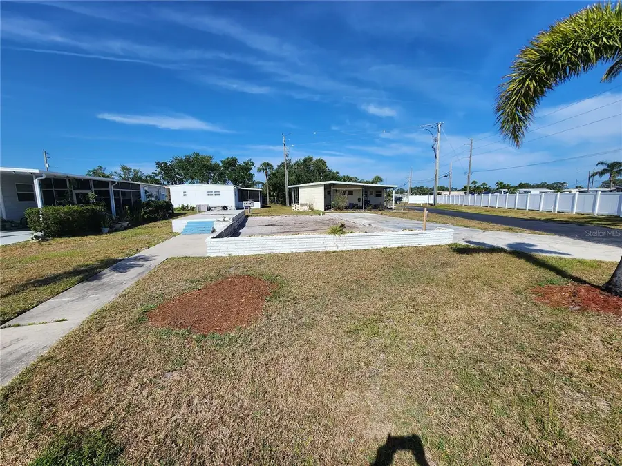 5302 Chateau Lane, Bradenton, FL 34207 - Image #2