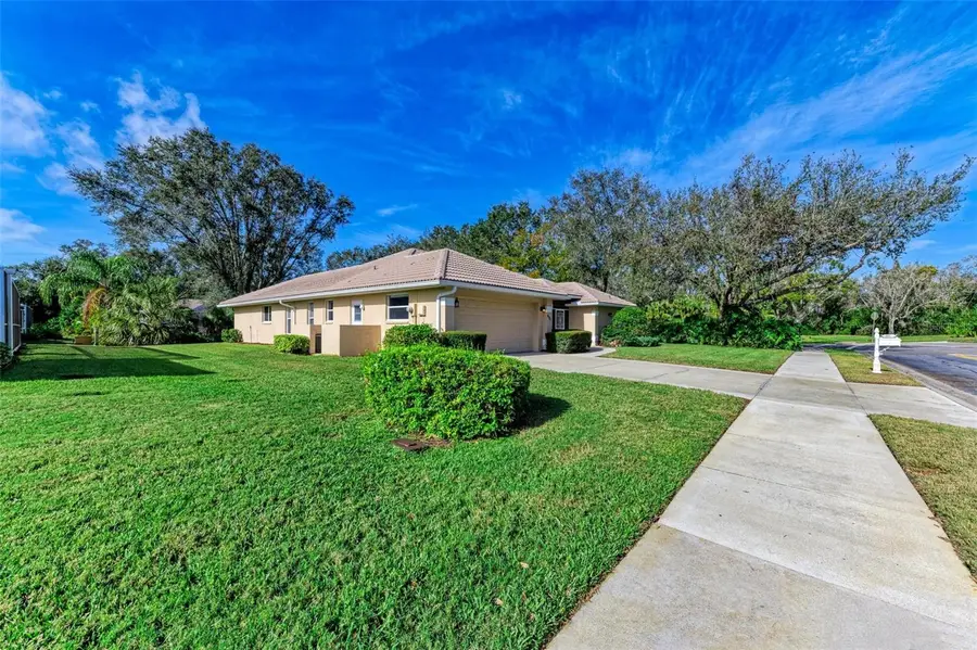 601 Lakescene Drive, Venice, FL 34293 - Image #2