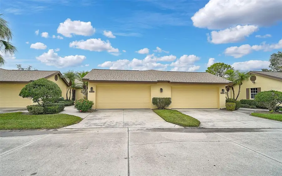 7146 Lakeside Drive, Sarasota, FL 34243 - Image #2