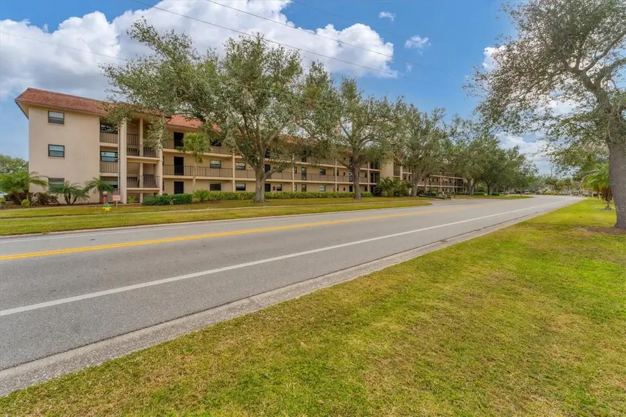 104 Capri Isles Boulevard #112, Venice, FL 34292 - Image #2