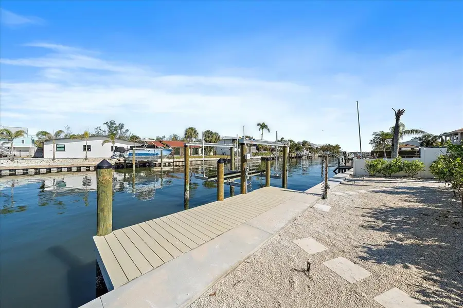504 Bayview Drive, Holmes Beach, FL 34217 - Image #2