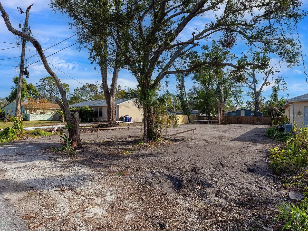 2950 Forest Lane, Sarasota, FL 34231 - Image #1