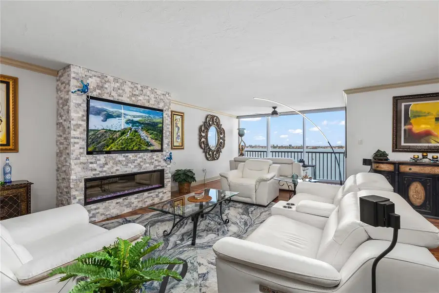 435 S Gulfstream Avenue #1103, Sarasota, FL 34236 - Image #3