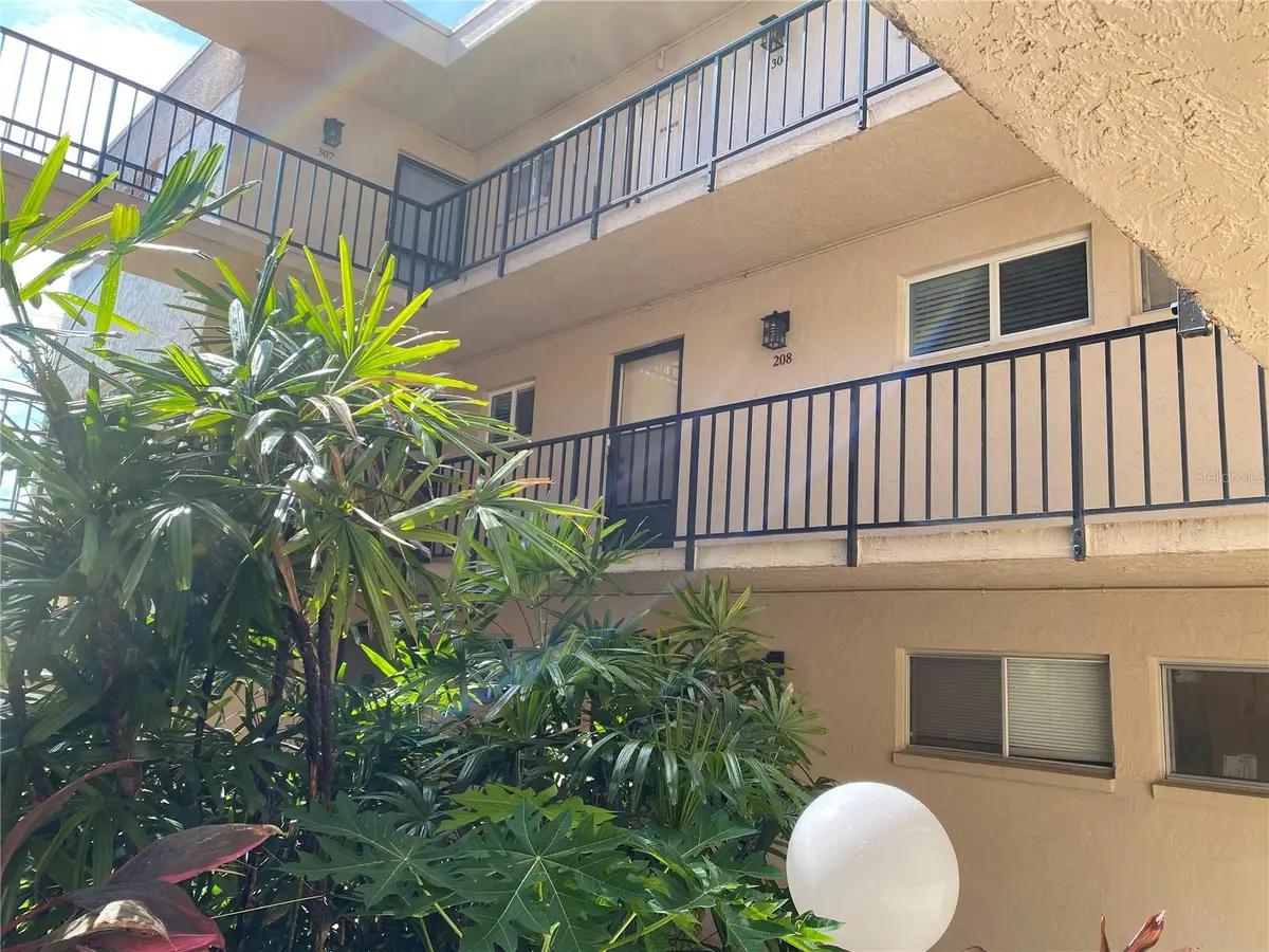 2763 Woodgate Lane #208, Sarasota, FL 34231 - Image #1