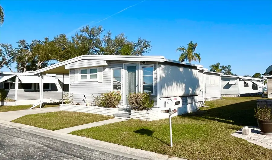 3335 Spanish Oak Terrace, Sarasota, FL 34237 - Image #3