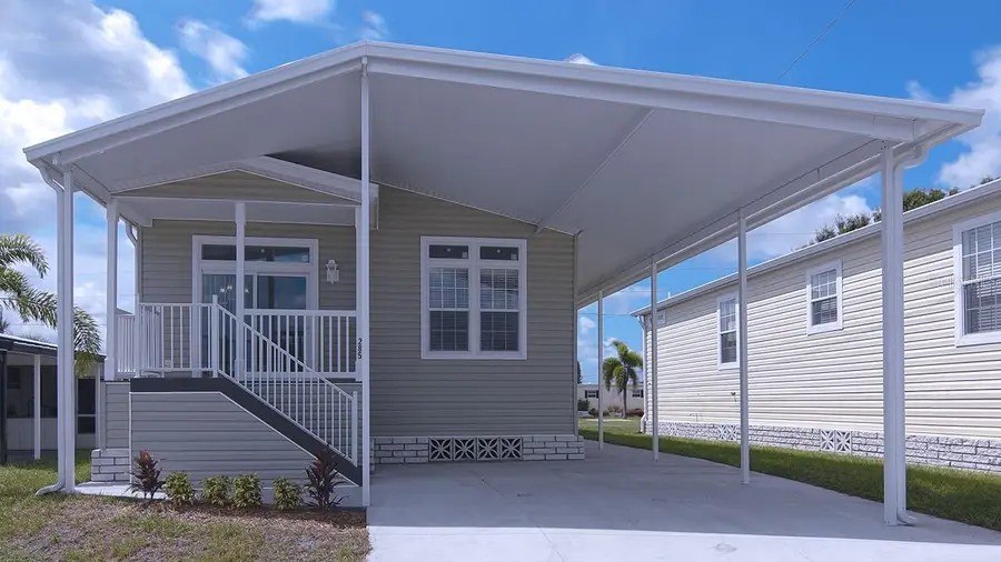 285 Nassau Drive, Palmetto, FL 34221 - Image #2