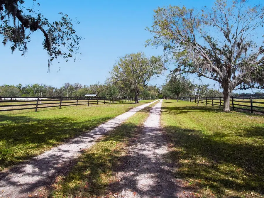 15101 Rawls Road, Sarasota, FL 34240 - Image #3