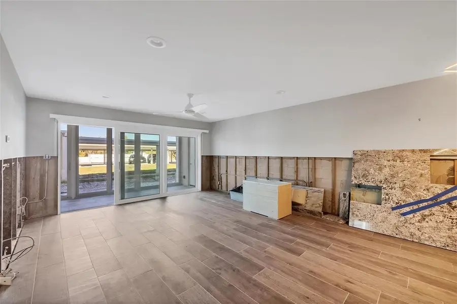 2100 Benjamin Franklin Drive #104, Sarasota, FL 34236 - Image #3