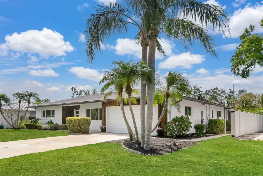 2242 Sunnyside Lane, Sarasota, FL 34239 - Image #2