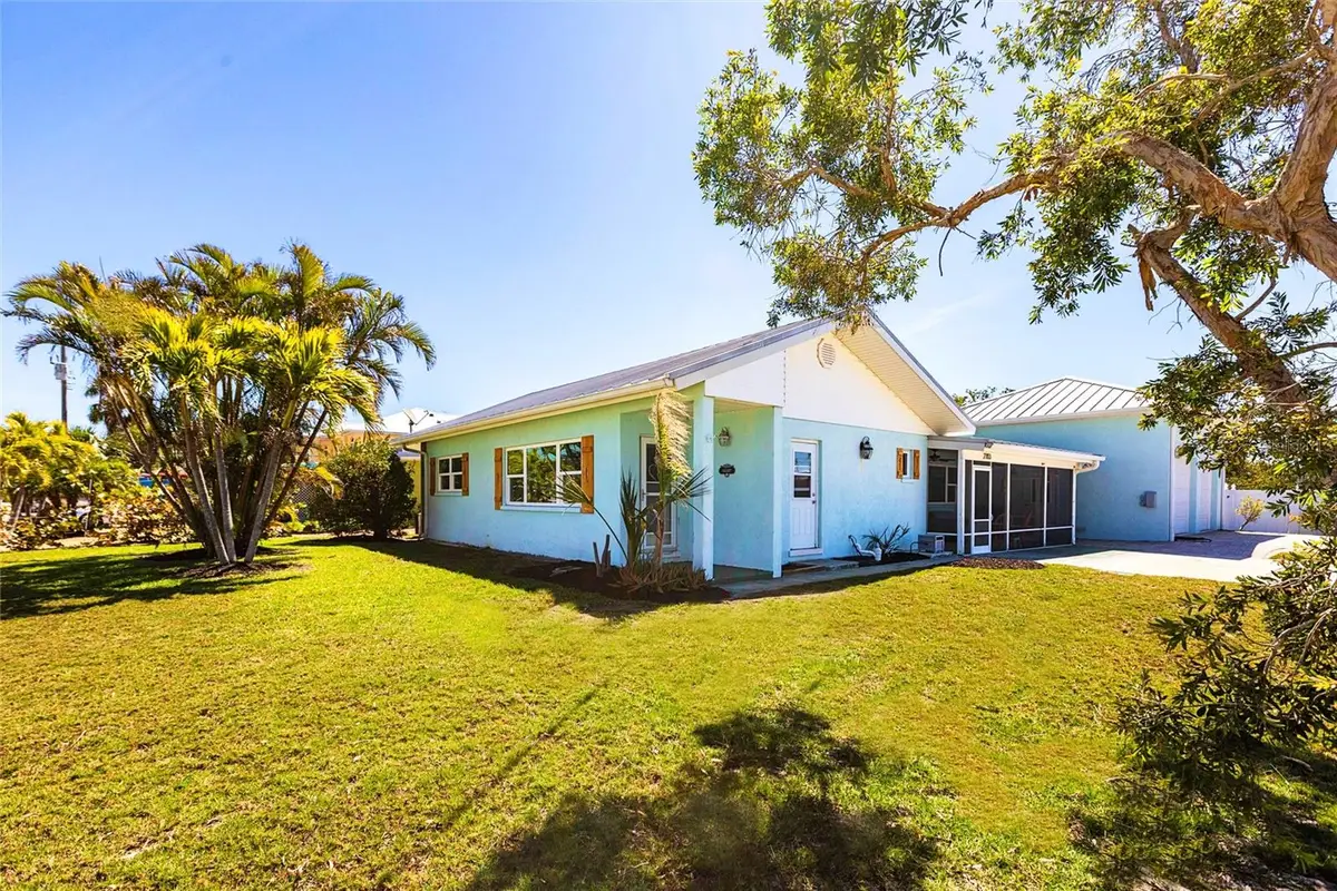 2703 Avenue B, Holmes Beach, FL 34217 - Image #1