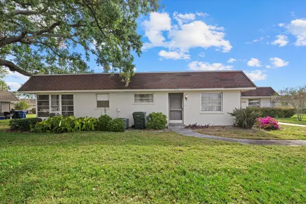 1343 Glendale Circle W #216, SARASOTA, FL 34232