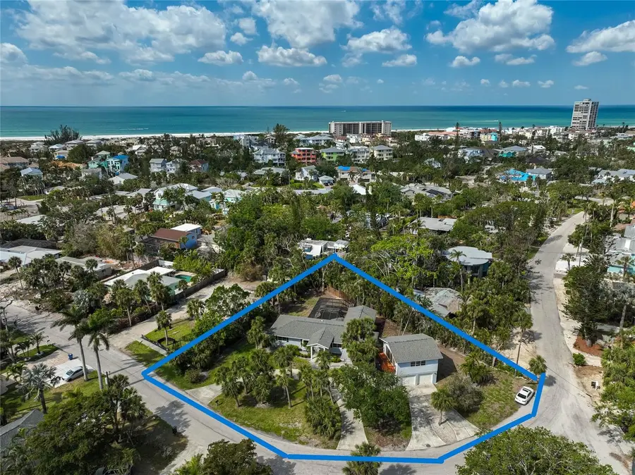 105 Island Circle, Sarasota, FL 34242 - Image #2