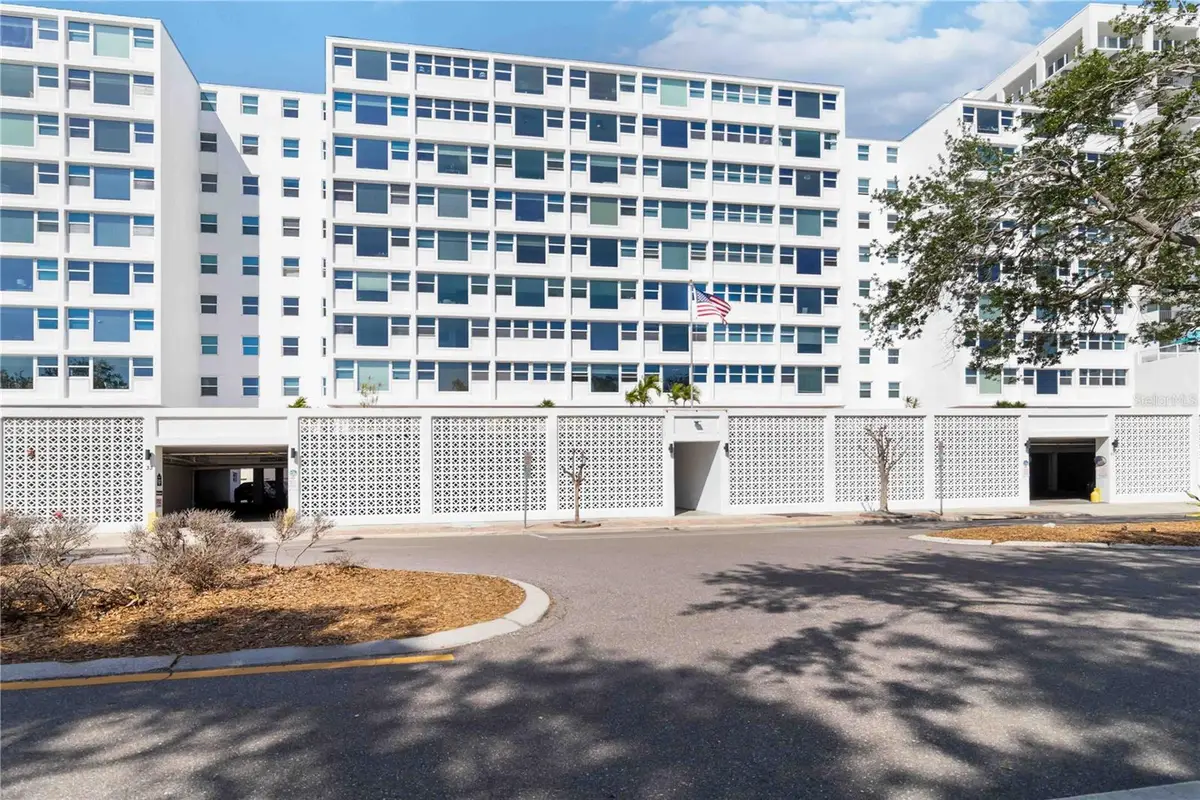 33 S Gulfstream Avenue #905, Sarasota, FL 34236 - Image #1