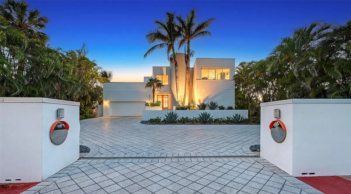 360 N Washington Drive, Sarasota, FL 34236 - Image #1