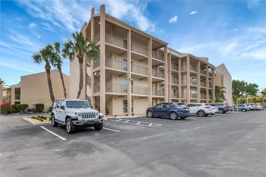 845 Benjamin Franklin Drive #101, Sarasota, FL 34236 - Image #3