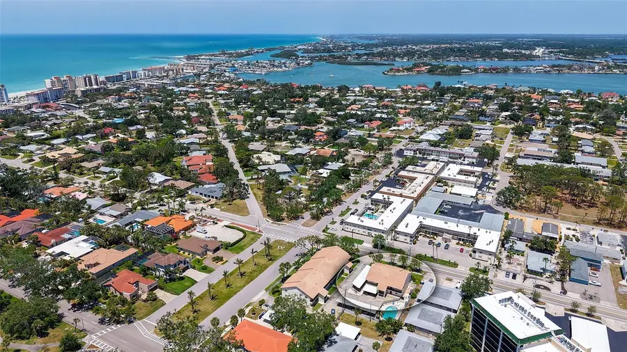 525 Barcelona Avenue #207, Venice, FL 34285 - Image #2