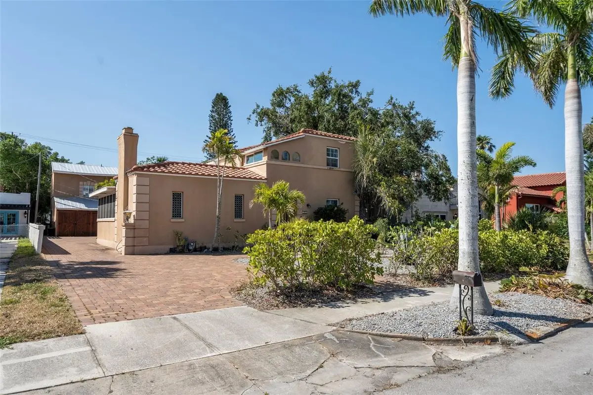 344 N Lantana Avenue N, Sarasota, FL 34243 - Image #1