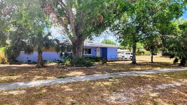 902 S Scenic Highway, LAKE WALES, FL 33853