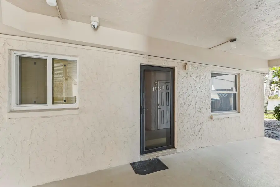 4015 Lake Bayshore Drive #108, Bradenton, FL 34205 - Image #3