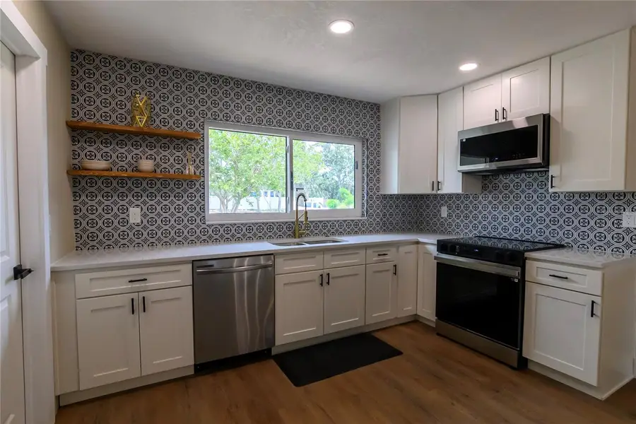 8808 44th Avenue Drive W, Bradenton, FL 34210 - Image #3