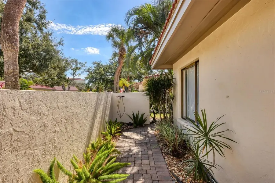 6412 Sun Eagle Lane, Bradenton, FL 34210 - Image #2