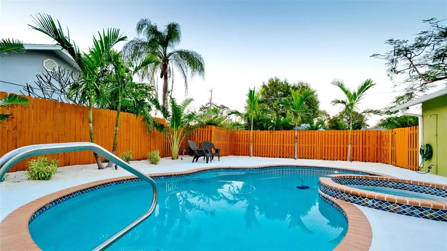 1010 68th Street Nw, Bradenton, FL 34209 - Image #2