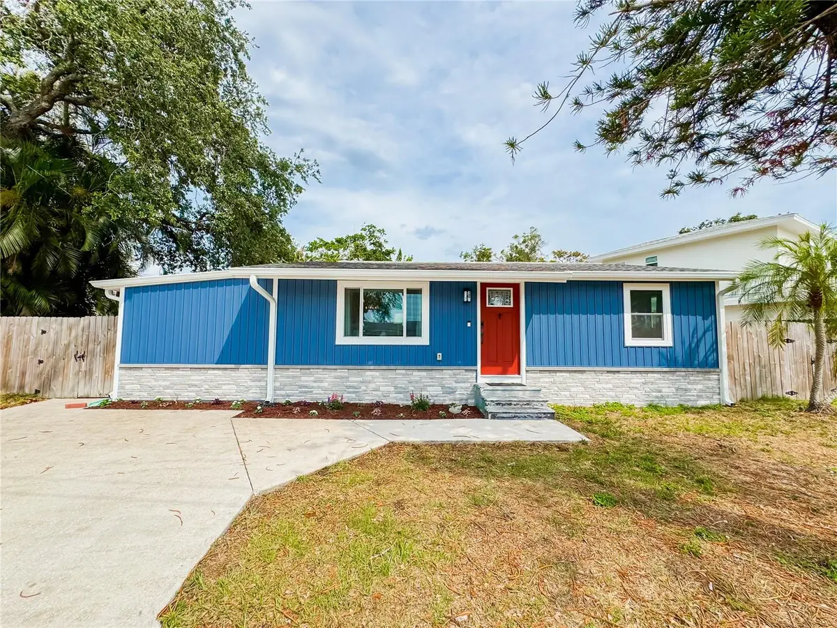 5307 47th Street Court E, Bradenton, FL 34203 - Image #1