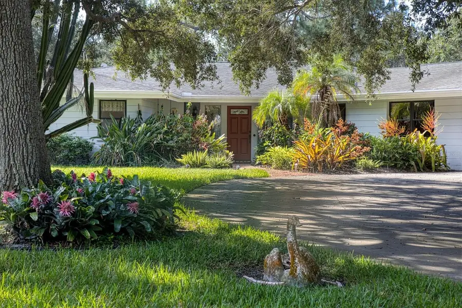 3010 E Forest Lake Drive, Sarasota, FL 34232 - Image #2