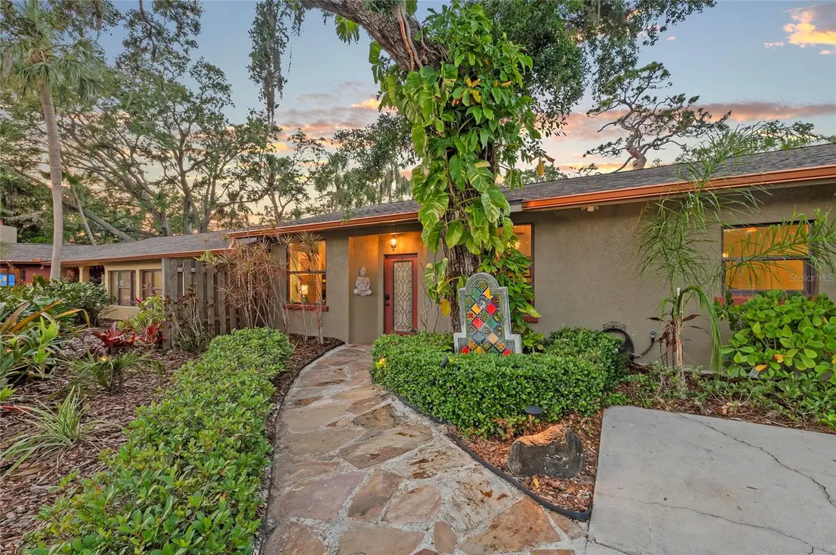 941 Virginia Drive, Sarasota, FL 34234 - Image #1