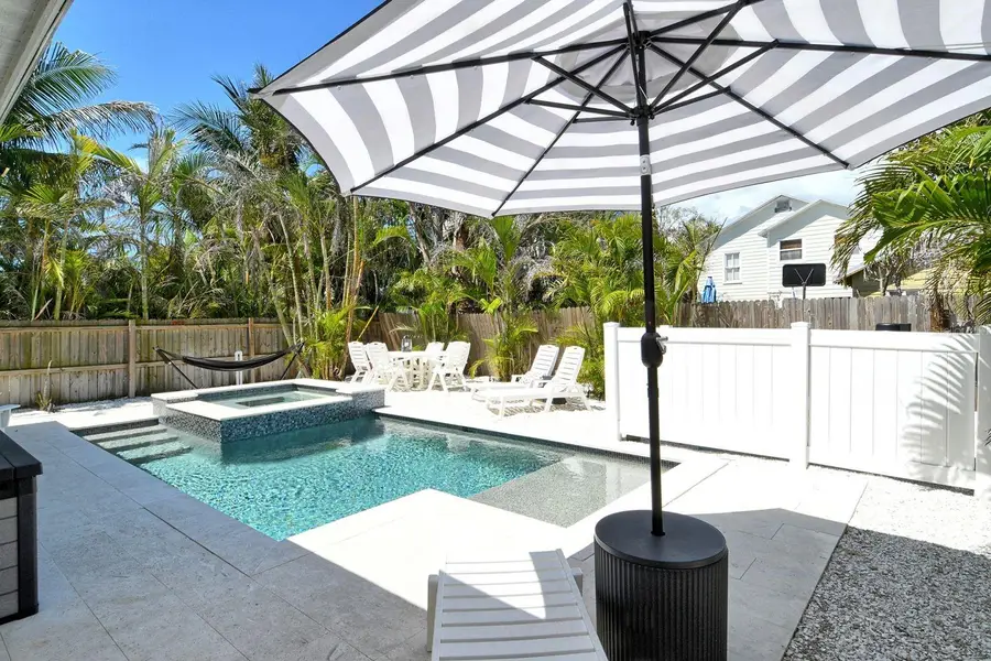 2908 Gulf Drive, Holmes Beach, FL 34217 - Image #2