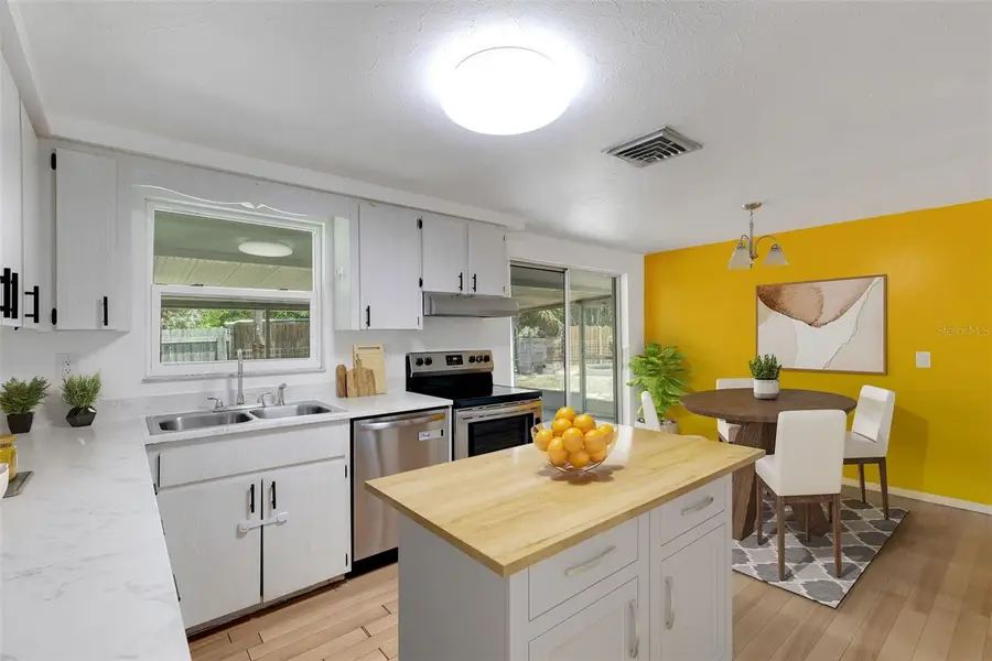 112 E Marland Court, Nokomis, FL 34275 - Image #3