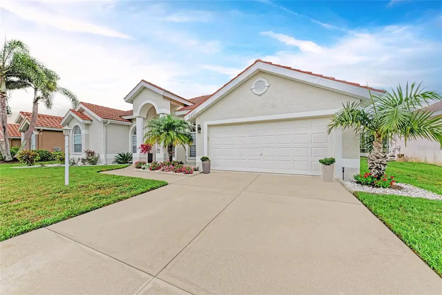 7327 38th Court East, Sarasota, FL 34243 - Image #3