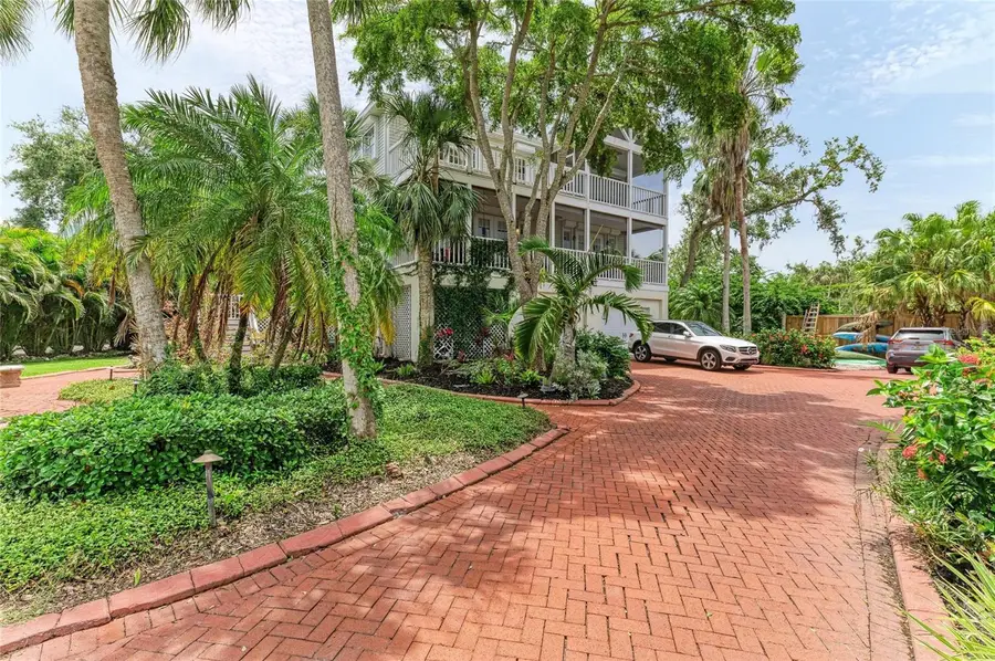 8963 Fishermens Bay Drive, Sarasota, FL 34231 - Image #3