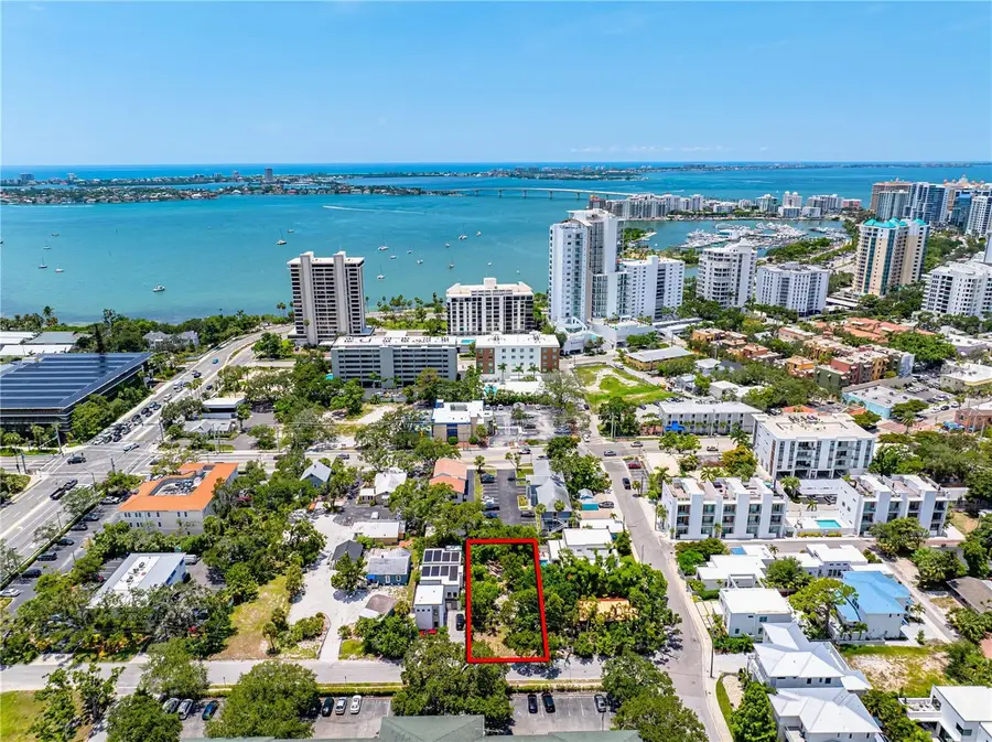 718 Hudson Avenue, Sarasota, FL 34236 - Image #3