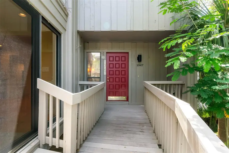 1347 Landings Drive #6, Sarasota, FL 34231 - Image #2