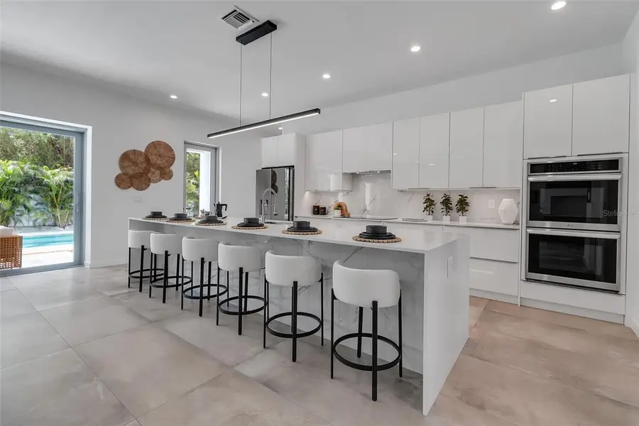 2124 Clematis Place, Sarasota, FL 34239 - Image #3