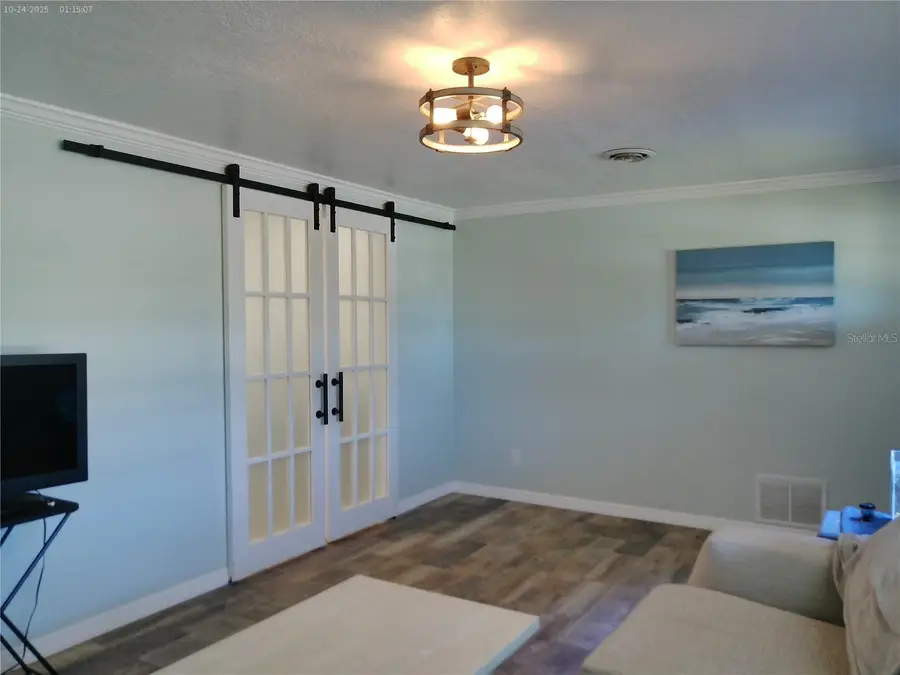 611 Missouri Road, Venice, FL 34293 - Image #3