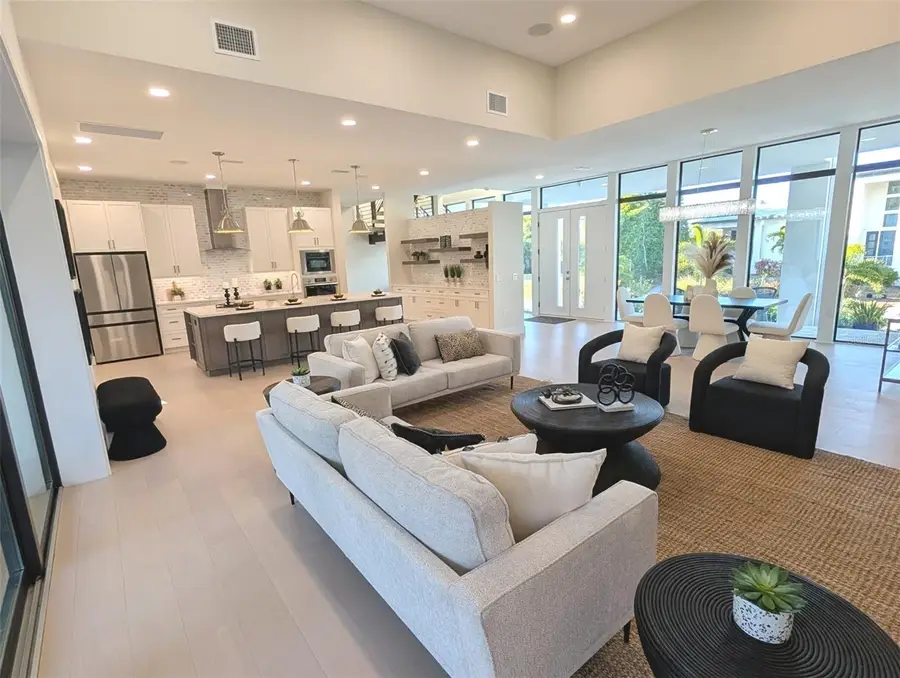 2110 Michele Drive, Sarasota, FL 34231 - Image #2