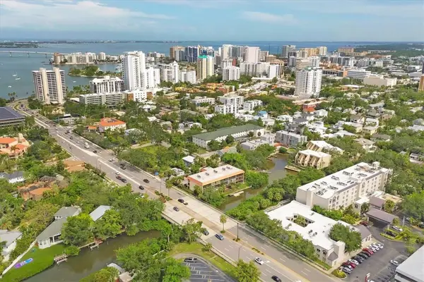 1650 Pine Tree Lane #105, SARASOTA, FL 34236