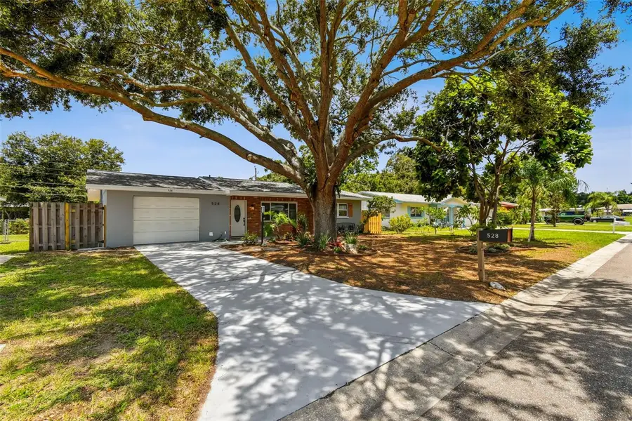 528 Manor Drive, Dunedin, FL 34698 - Image #2