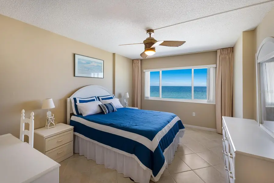 5200 Gulf Drive #302, Holmes Beach, FL 34217 - Image #3